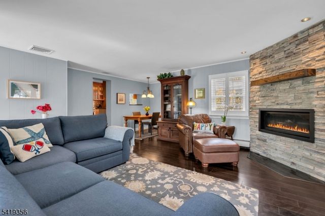 465 Franklin Tpke, Ridgewood Village, NJ 07450