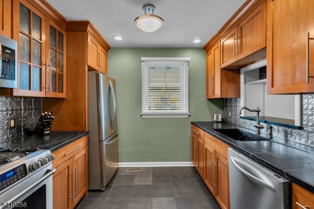 465 Franklin Tpke, Ridgewood Village, NJ 07450