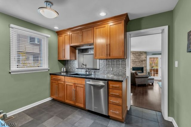 465 Franklin Tpke, Ridgewood Village, NJ 07450