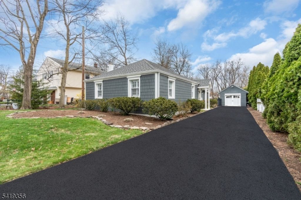 465 Franklin Tpke, Ridgewood Village, NJ 07450