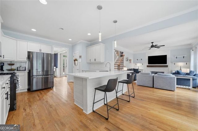 205 Stillwater Glen, Woodstock, GA 30188