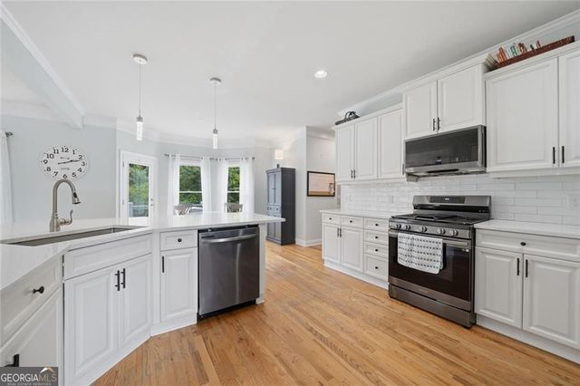 205 Stillwater Glen, Woodstock, GA 30188