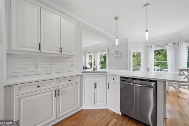 205 Stillwater Glen, Woodstock, GA 30188