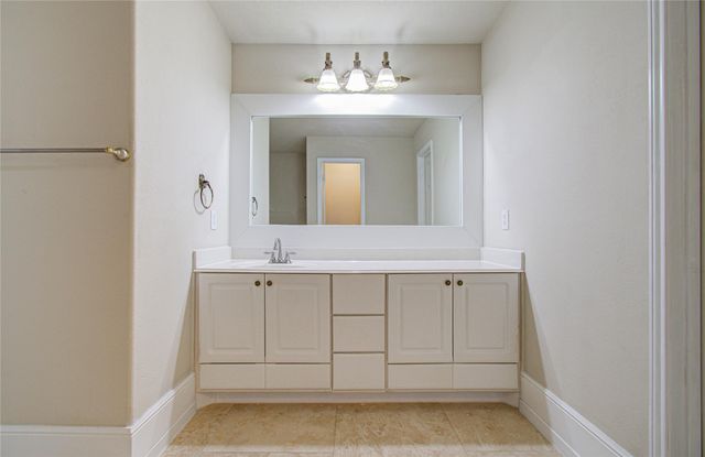 11719 Cabot Hill Street, Houston, TX 77044