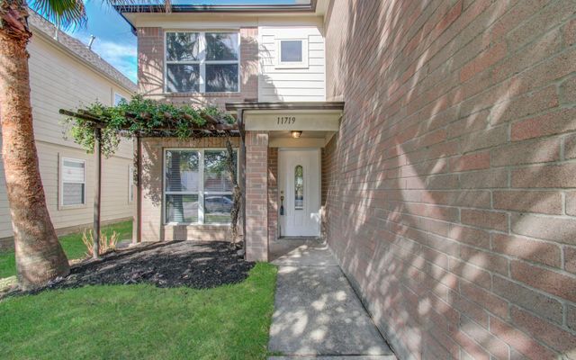 11719 Cabot Hill Street, Houston, TX 77044