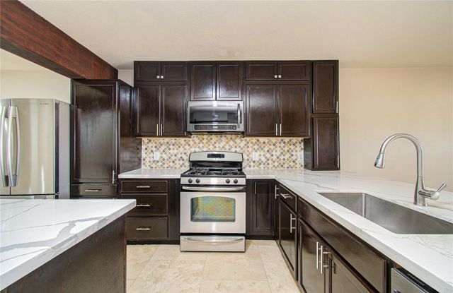 11719 Cabot Hill Street, Houston, TX 77044