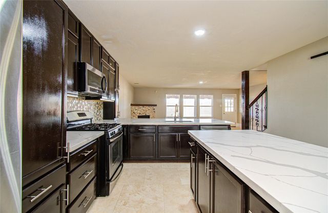 11719 Cabot Hill Street, Houston, TX 77044