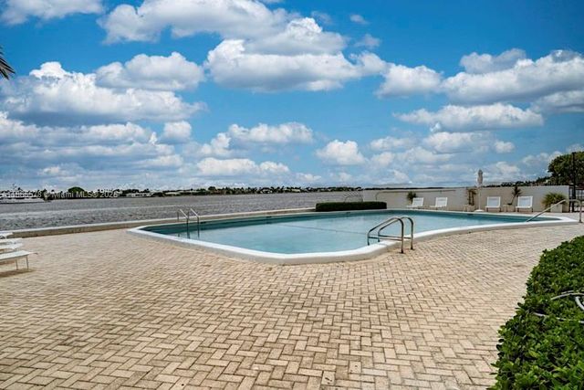 1200 S Flagler Dr 206, West Palm Beach, FL 33401