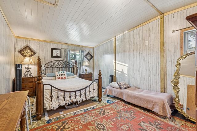 25 Pine Prairie School Road, Huntsville, TX 77320