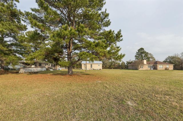 25 Pine Prairie School Road, Huntsville, TX 77320