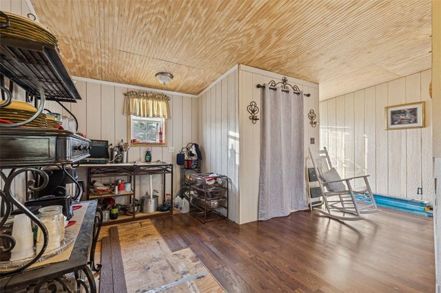 25 Pine Prairie School Road, Huntsville, TX 77320