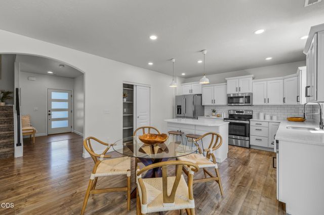20345 SE Elaine Lane, Bend, OR 97702
