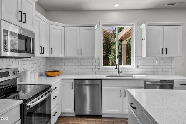 20345 SE Elaine Lane, Bend, OR 97702