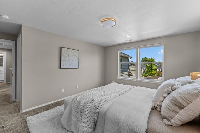 20345 SE Elaine Lane, Bend, OR 97702