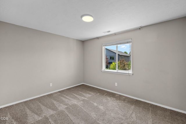 20345 SE Elaine Lane, Bend, OR 97702