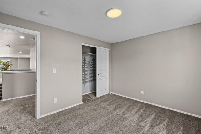 20345 SE Elaine Lane, Bend, OR 97702