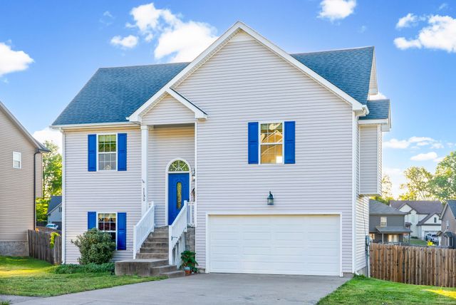 1132 Meachem Dr, Clarksville, TN 37042