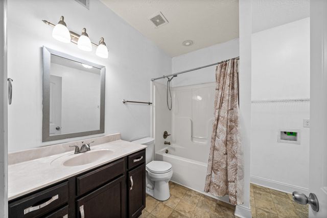 1132 Meachem Dr, Clarksville, TN 37042