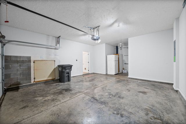 1132 Meachem Dr, Clarksville, TN 37042