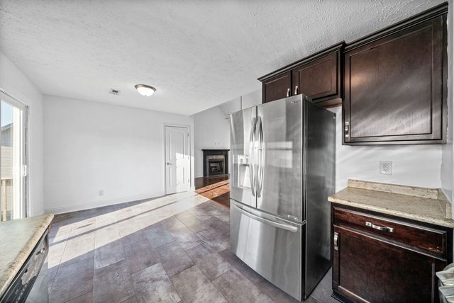 1132 Meachem Dr, Clarksville, TN 37042