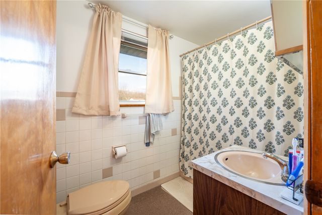 76 Lightcap Rd, Unity Twp, PA 15650