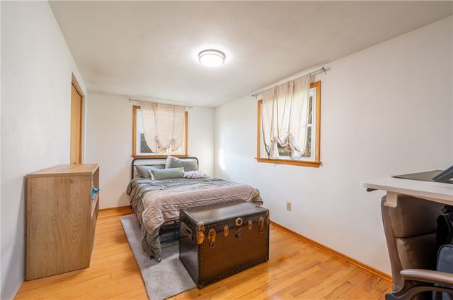 76 Lightcap Rd, Unity Twp, PA 15650