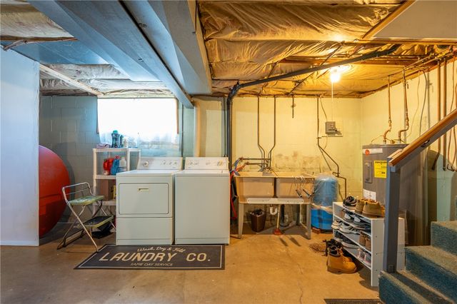 76 Lightcap Rd, Unity Twp, PA 15650