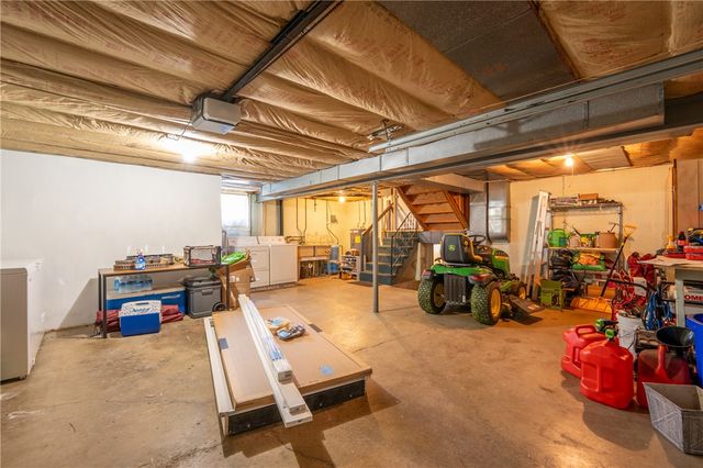 76 Lightcap Rd, Unity Twp, PA 15650