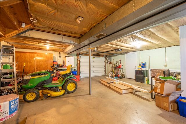 76 Lightcap Rd, Unity Twp, PA 15650