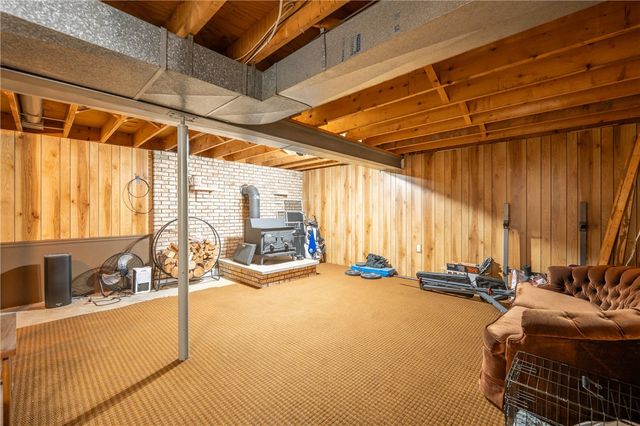 76 Lightcap Rd, Unity Twp, PA 15650