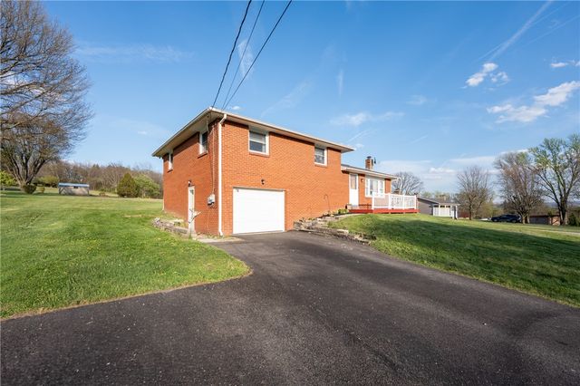 76 Lightcap Rd, Unity Twp, PA 15650