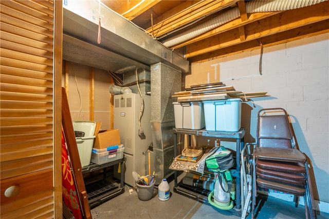 76 Lightcap Rd, Unity Twp, PA 15650