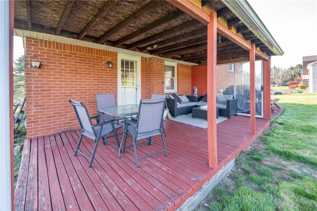 76 Lightcap Rd, Unity Twp, PA 15650