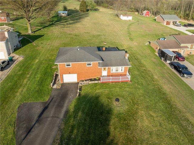 76 Lightcap Rd, Unity Twp, PA 15650