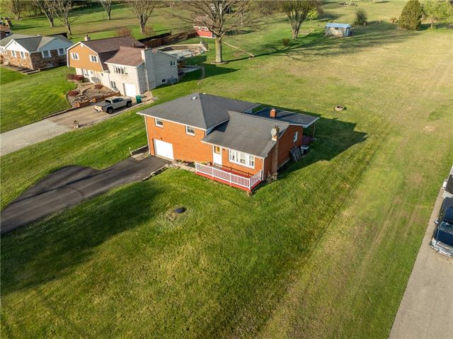 76 Lightcap Rd, Unity Twp, PA 15650