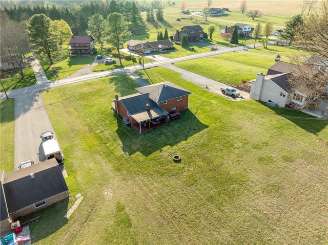 76 Lightcap Rd, Unity Twp, PA 15650