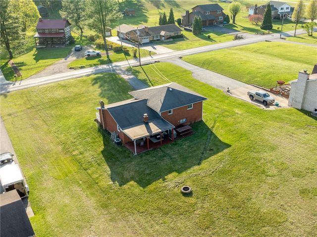 76 Lightcap Rd, Unity Twp, PA 15650