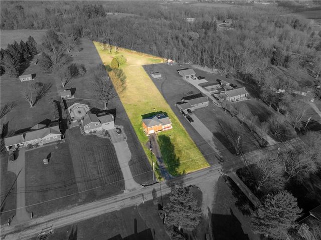 76 Lightcap Rd, Unity Twp, PA 15650