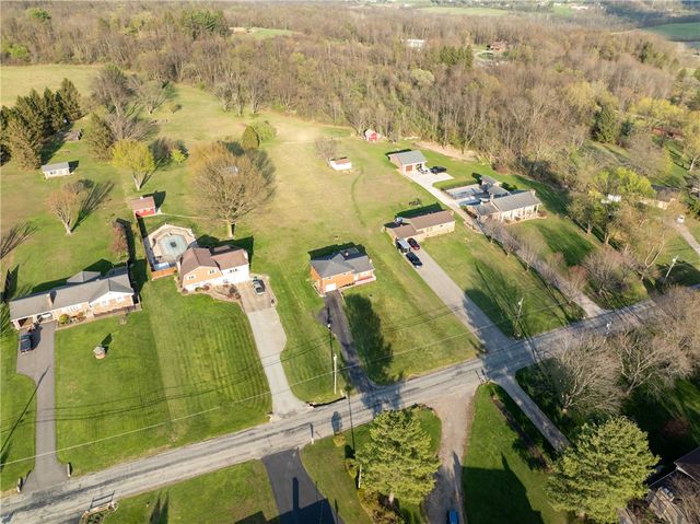 76 Lightcap Rd, Unity Twp, PA 15650