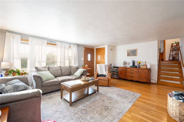 76 Lightcap Rd, Unity Twp, PA 15650