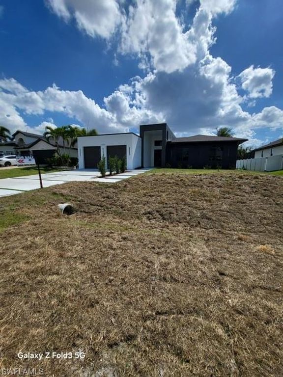 Image 41 of property listing at 2700 Embers TER, Cape Coral, FL 33991