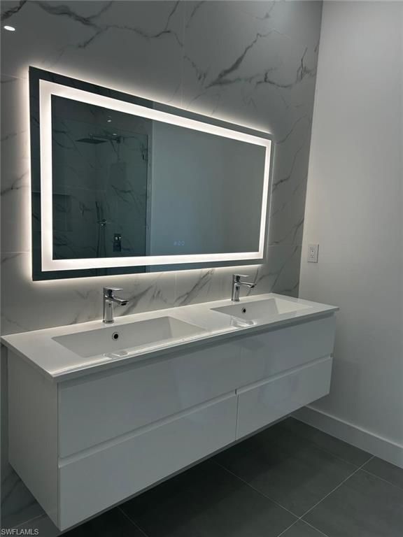 Image 8 of property listing at 2700 Embers TER, Cape Coral, FL 33991