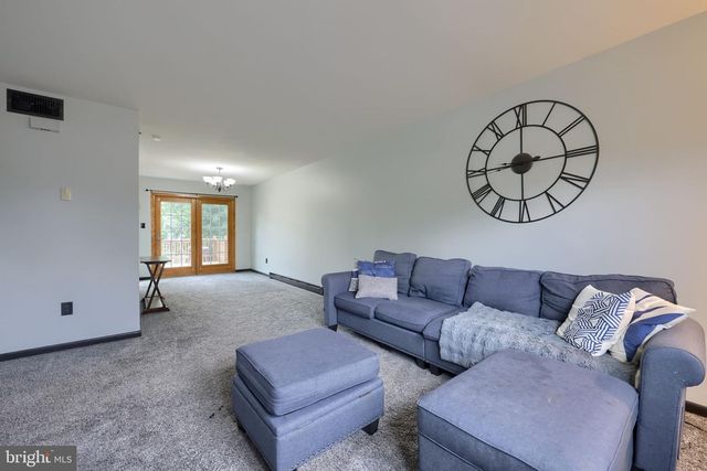 1831 LAKESIDE DR, Middletown, PA 17057