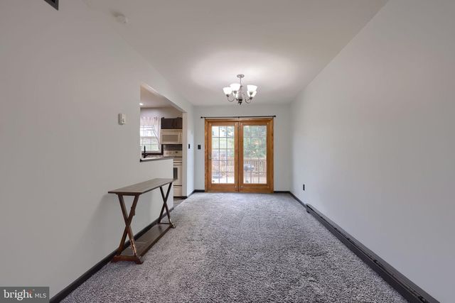 1831 LAKESIDE DR, Middletown, PA 17057