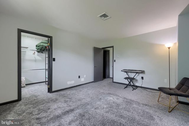 1831 LAKESIDE DR, Middletown, PA 17057