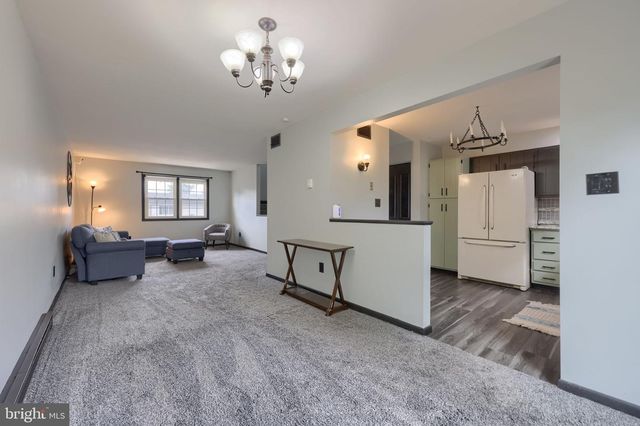 1831 LAKESIDE DR, Middletown, PA 17057