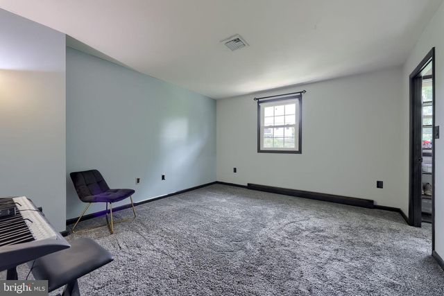 1831 LAKESIDE DR, Middletown, PA 17057