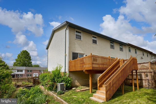 1831 LAKESIDE DR, Middletown, PA 17057