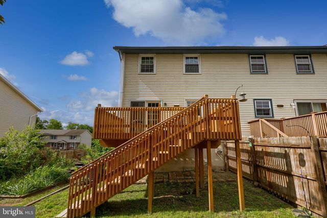 1831 LAKESIDE DR, Middletown, PA 17057