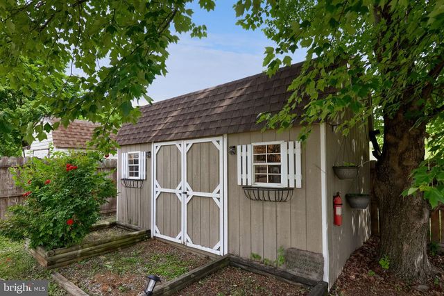 1831 LAKESIDE DR, Middletown, PA 17057